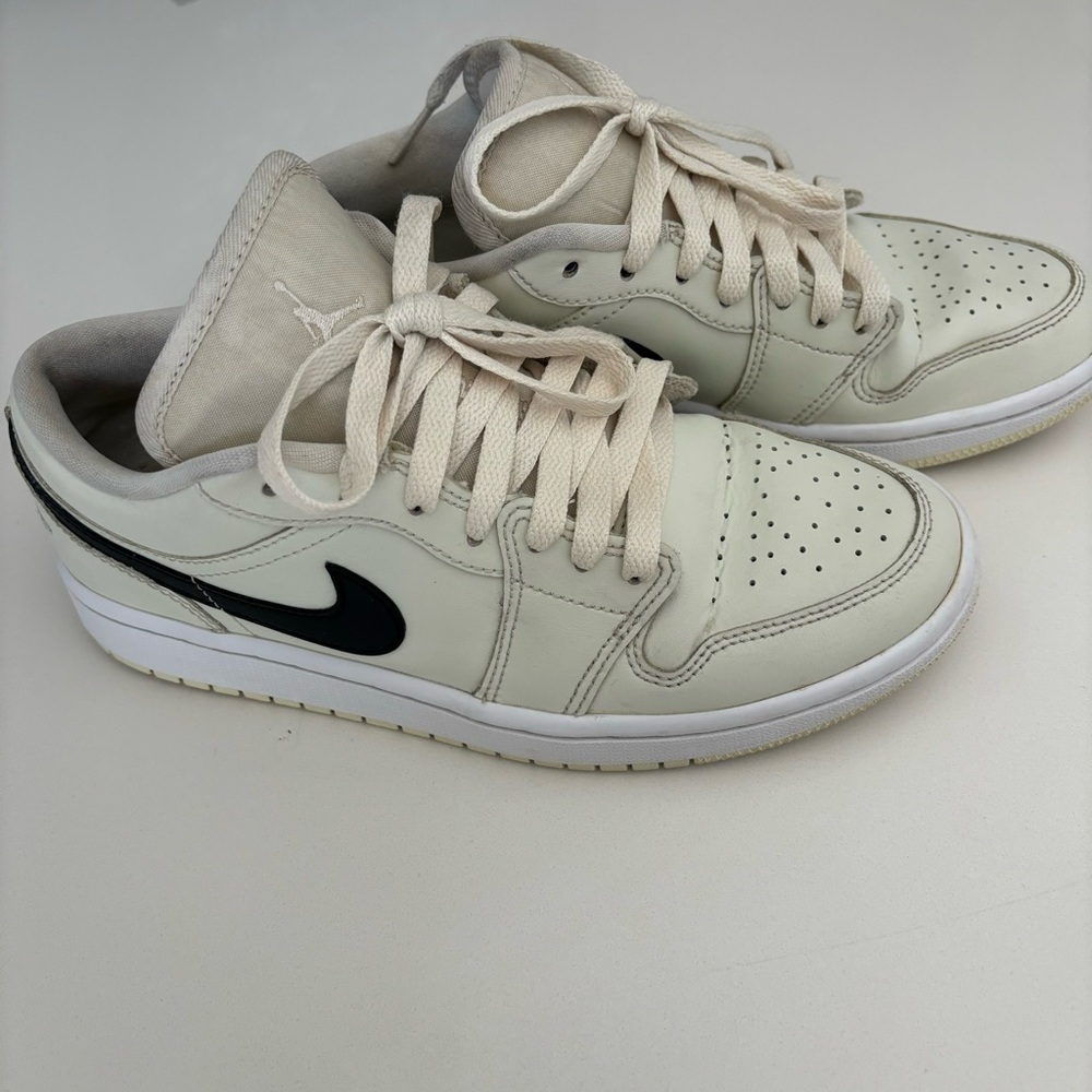 Wmns Air Jordan 1 Low 'Coconut Milk'. Size 7.5. Sku DC0774 121.